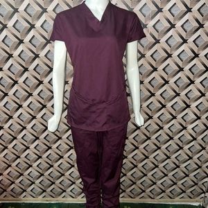 Fashion Unisex V-Neck, Deep Pockets. Medical Scrub Uniform Set. Burgandy. Medium
